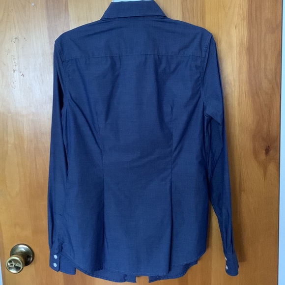 Banana Republic Tailored Fit Blue Button Down - Picture 4 of 5